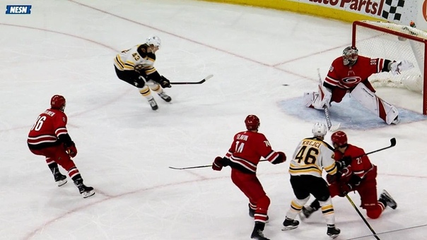 Bruins score three in 1:17 to tie game against