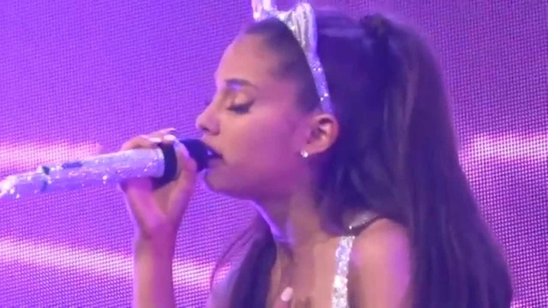 Выступает с Love Me Harder 4 10