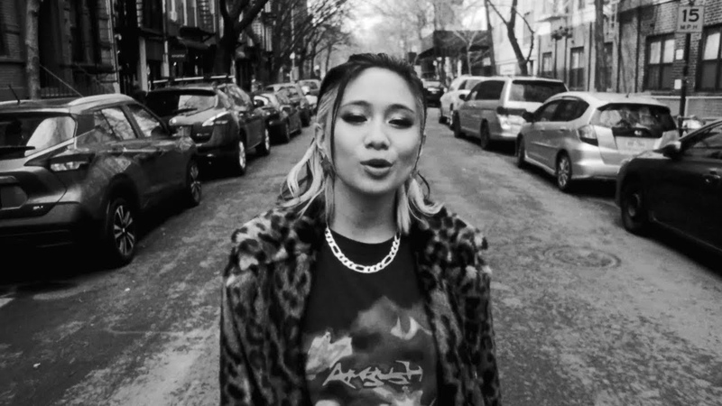 NIKI Too Much Of A Good Thing ( Official Music
