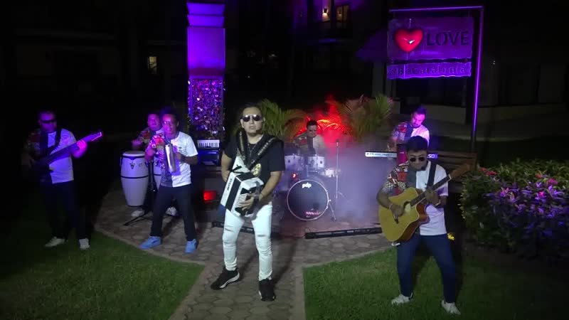 Popurrí Frontera: Un X100 To, Di Que Sí, Alv, Ojitos