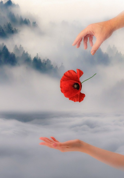 Влюбленные на фоне заката. Грустный парень. Душевные переживания. Влюбленные парочки. Человек и вечность.