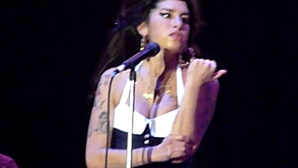 Amy Winehouse quot; Stagger Leequot; (cover) HD Arena Anhembi, São Paulo,