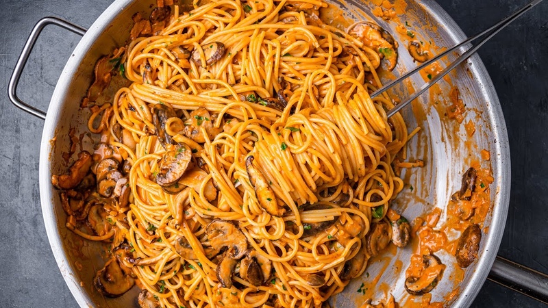 This Creamy Mushroom Pasta has the most flavor of any dish Ive ever made