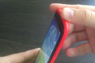 Видеообзор Lenovo S820 Red ()