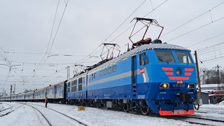 Поезд Деда Мороза в Александрове. ЧС6-022 и 3М62У-0064