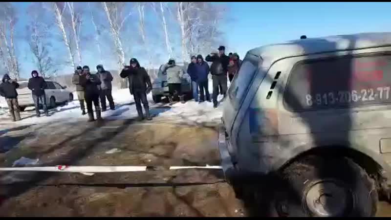 Нива против Крузака.mp4
