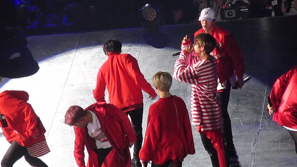 170311 BTS The Wings Tour in Chile Save me + I need