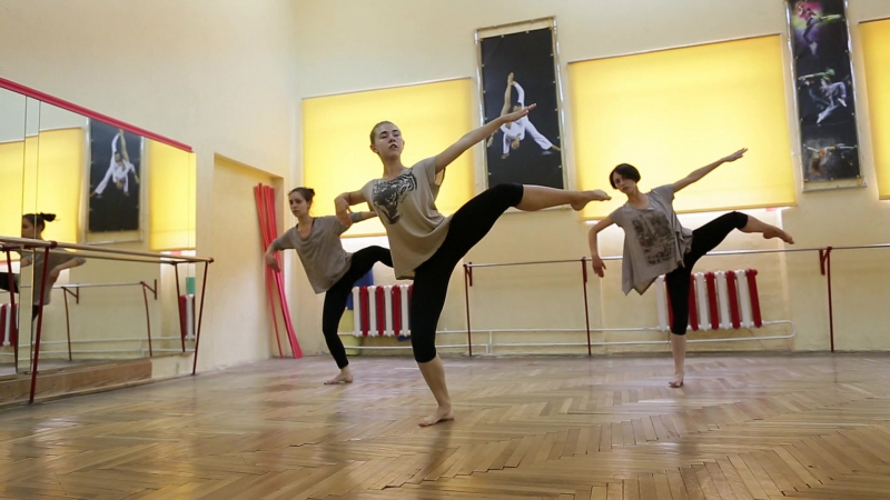 TIME TO DANCE DARYNA