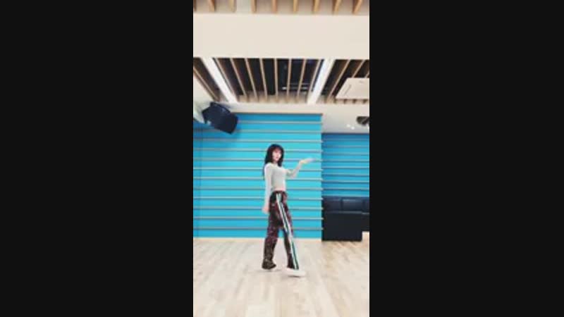 TWICE MOMO YES or YES Dance