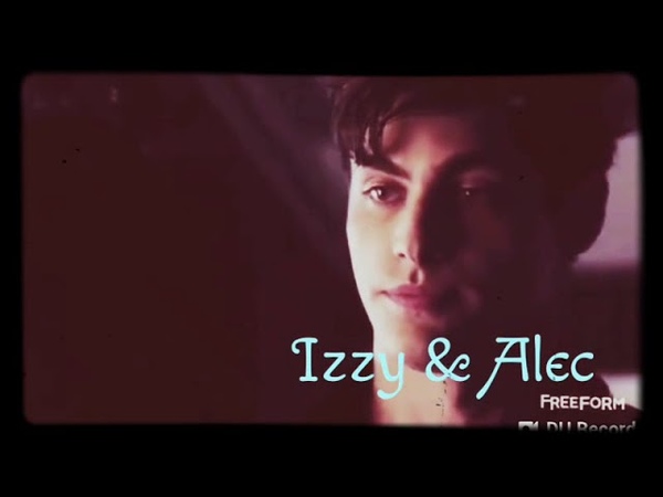 Izzy Light Wood Alec Light Wood Hey