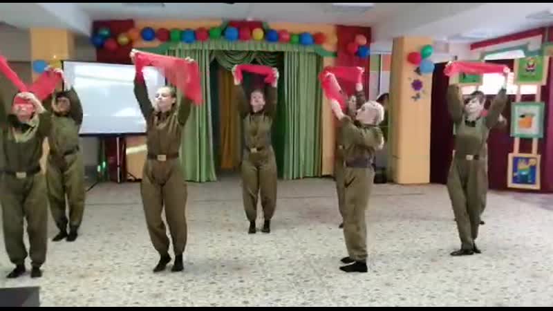 Танец НЕБО ОСТАЕТСЯ НАШИМ (педагогический состав и дети 15