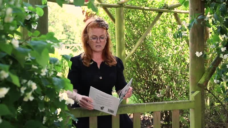 Sarah Ferguson reading Oscar the Ferry Cat by Molly