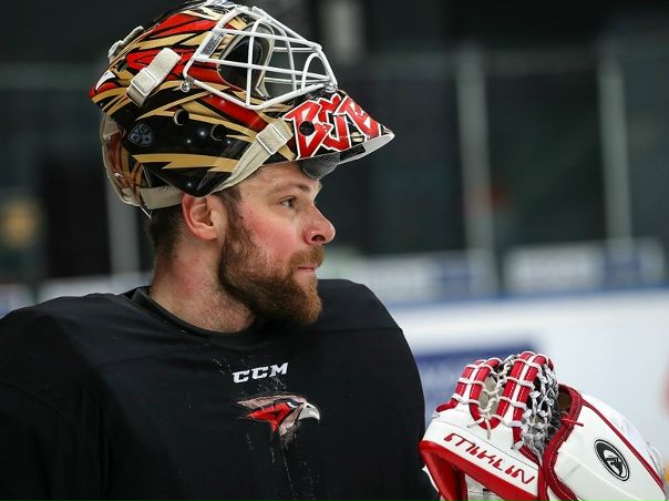 Автомобилист екатеринбург. Бобков ак барс. Бобков вратарь. Бобков вратарь. Бобков хоккеист.