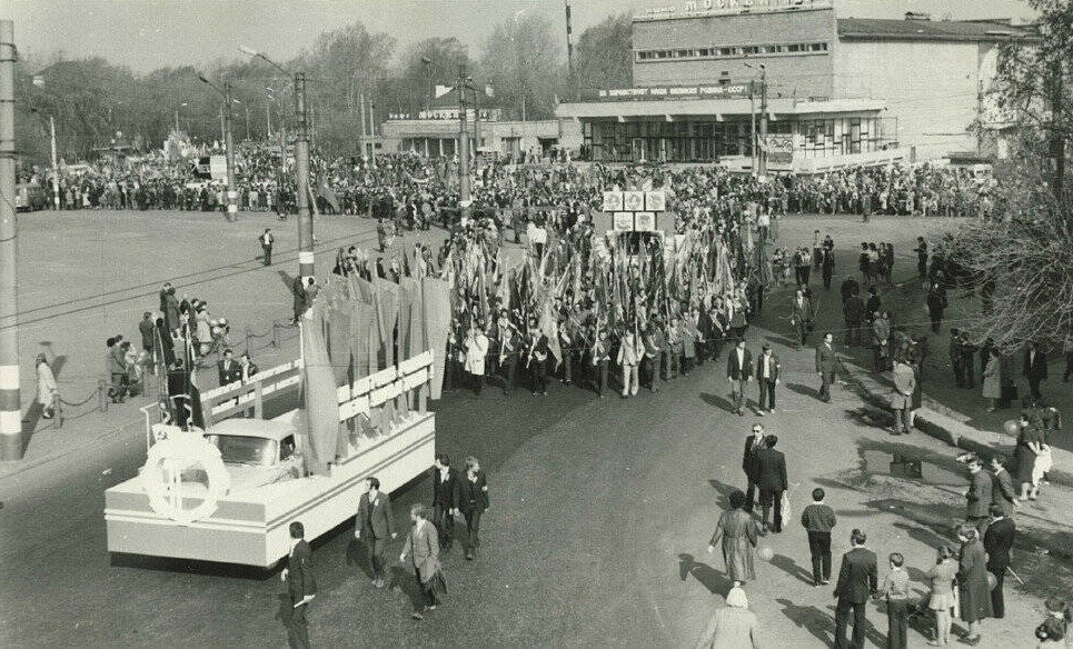 park's Sad im. І Maya in specifics, Oktyabrskoy Revolyutsii Street, 31 - Yandex