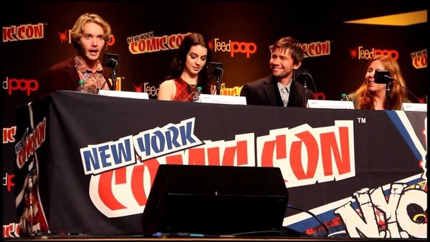 The CWs Reign Panel at New York Comic Con 2013 Part