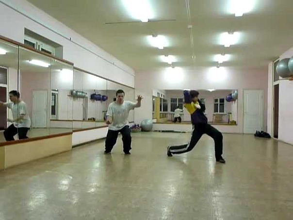 Two Dancers, Duo Breaking
