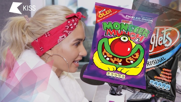 Pia Mia tries Monster Munch for the first
