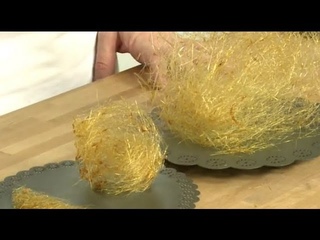 Réaliser des cheveux d’ange en sucre / Кулинарная техника: делаем “волосы ангела“ из сахара