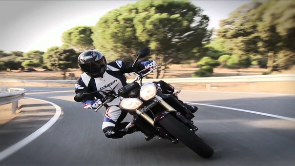 Official video Street Triple R