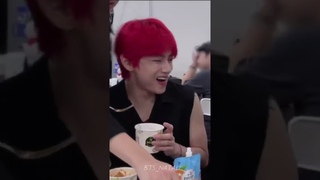 Ким Тэхён, весь мир замер в ожидании премьеры клипа, мы любим тебя.. #taehyung  #bts  #army