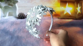Новогоднее украшение Ободок со снежинками из фоамирана / Christmas headband Snowflake glitter foam