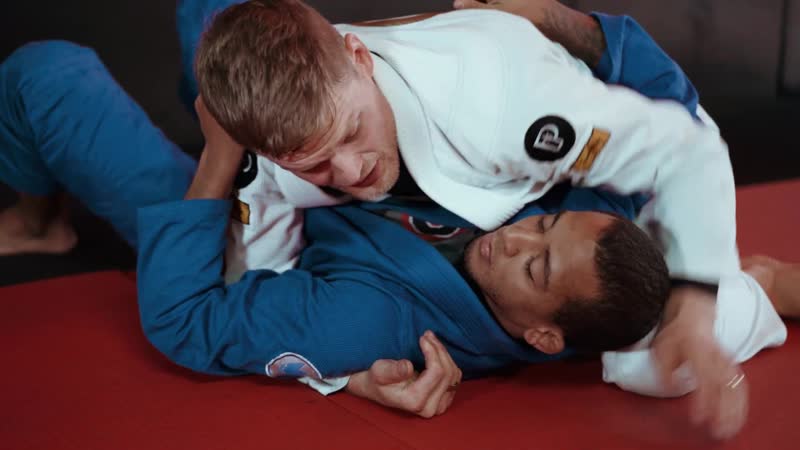 Sebastian Brosche High Side D arce From the Side